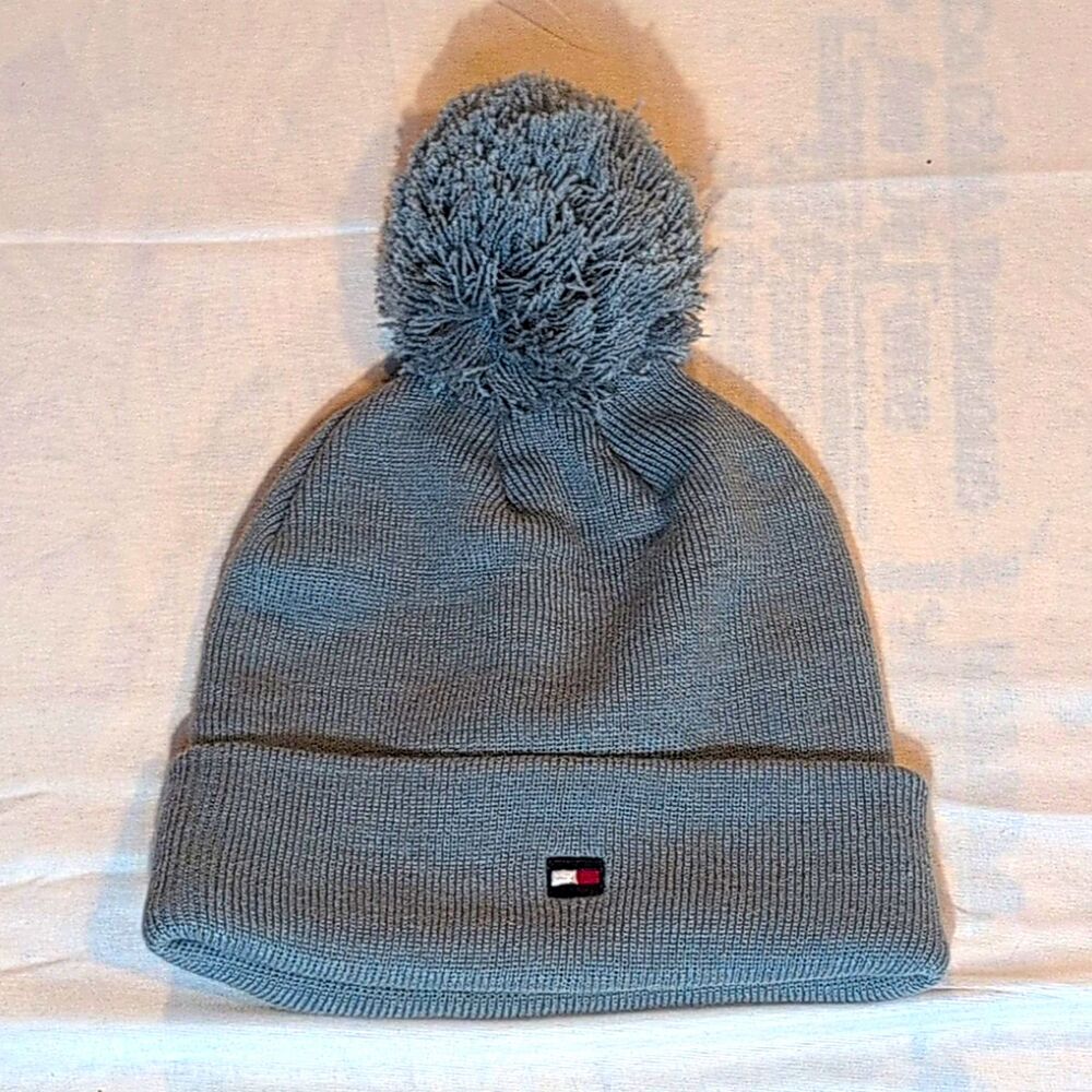 Tommy Hilfiger Adult One Size Gray Solid Beanie Pom-Pom Fall Winter Casual